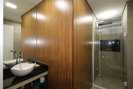 Apartamento à venda com 156m², 3 quartos e 1 vaga Apartamento à venda com 156m², 3 quartos e 1 vagaBanheiro Social