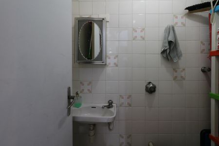 Apartamento à venda com 156m², 3 quartos e 1 vaga Apartamento à venda com 156m², 3 quartos e 1 vagaBanheiro da Área de Serviço
