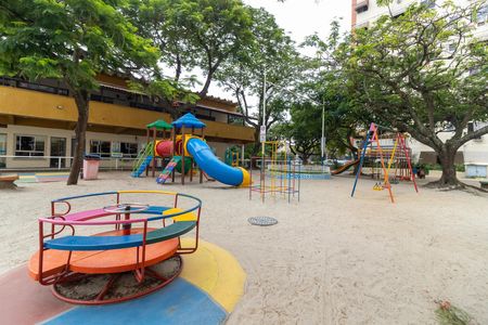 Apartamento para alugar com 54m², 2 quartos e 1 vaga Apartamento para alugar com 54m², 2 quartos e 1 vagaÁrea comum - Playground