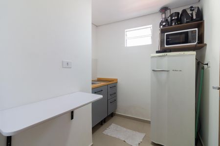 Cozinha de apartamento para alugar com 1 quarto, 23m² em Vila Lageado, São Paulo