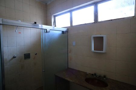 Casa para alugar com 375m², 6 quartos e 4 vagasBanheiro 2