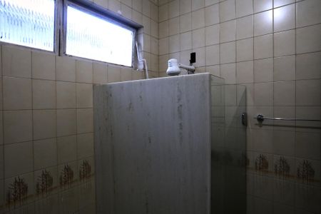 Casa para alugar com 375m², 6 quartos e 4 vagasBanheiro