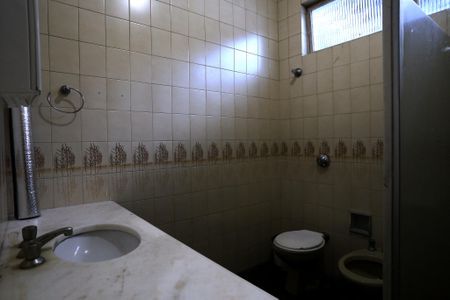 Casa para alugar com 375m², 6 quartos e 4 vagasBanheiro