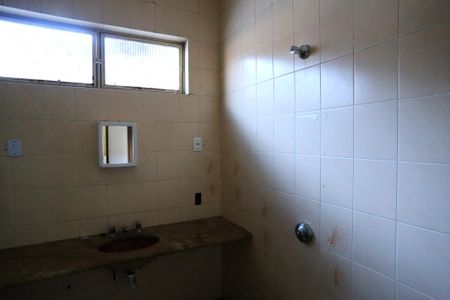 Casa para alugar com 375m², 6 quartos e 4 vagasBanheiro 2