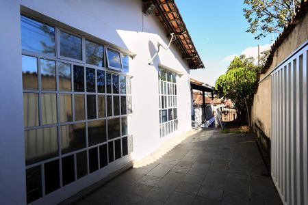 Casa para alugar com 375m², 6 quartos e 4 vagasEntrada