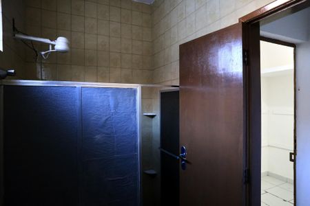 Casa para alugar com 375m², 6 quartos e 4 vagasBanheiro 1
