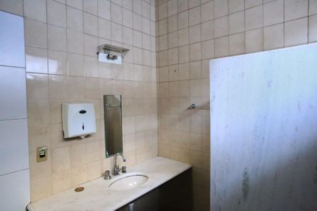 Casa para alugar com 375m², 6 quartos e 4 vagasBanheiro da Suíte