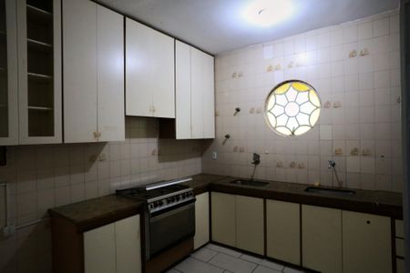 Casa para alugar com 375m², 6 quartos e 4 vagasCozinha