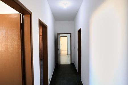 Casa para alugar com 375m², 6 quartos e 4 vagasCorredor