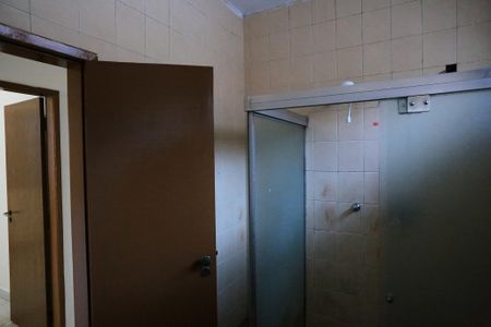 Casa para alugar com 375m², 6 quartos e 4 vagasBanheiro 2