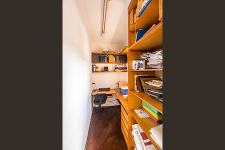 Casa de condomínio à venda com 480m², 2 quartos e 4 vagas Casa de condomínio à venda com 480m², 2 quartos e 4 vagasQuarto 4