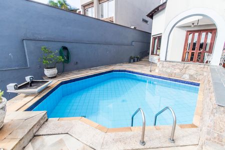Casa de condomínio à venda com 480m², 2 quartos e 4 vagas Casa de condomínio à venda com 480m², 2 quartos e 4 vagasPiscina