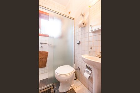 Casa de condomínio à venda com 480m², 2 quartos e 4 vagas Casa de condomínio à venda com 480m², 2 quartos e 4 vagasBanheiro