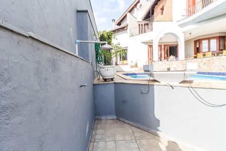 Casa de condomínio à venda com 480m², 2 quartos e 4 vagas Casa de condomínio à venda com 480m², 2 quartos e 4 vagasQuintal