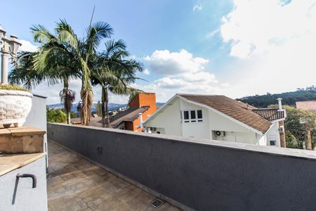 Casa de condomínio à venda com 480m², 2 quartos e 4 vagas Casa de condomínio à venda com 480m², 2 quartos e 4 vagasQuintal