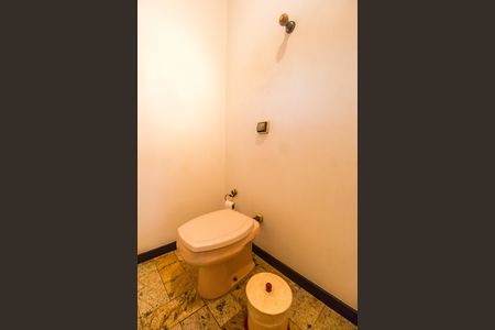 Casa de condomínio à venda com 480m², 2 quartos e 4 vagas Casa de condomínio à venda com 480m², 2 quartos e 4 vagasLavabo
