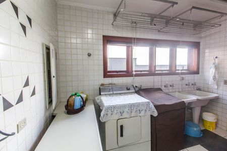 Casa de condomínio à venda com 480m², 2 quartos e 4 vagas Casa de condomínio à venda com 480m², 2 quartos e 4 vagasÁrea de Serviço