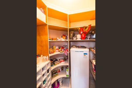 Casa de condomínio à venda com 480m², 2 quartos e 4 vagas Casa de condomínio à venda com 480m², 2 quartos e 4 vagasDespensa