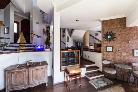 Casa de condomínio à venda com 480m², 2 quartos e 4 vagas Casa de condomínio à venda com 480m², 2 quartos e 4 vagasSala