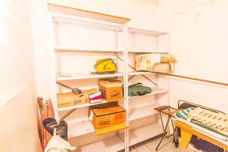 Casa de condomínio à venda com 480m², 2 quartos e 4 vagas Casa de condomínio à venda com 480m², 2 quartos e 4 vagasQuarto de Serviço
