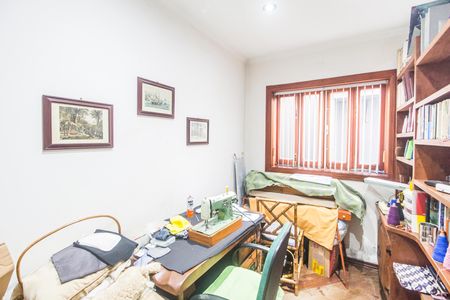 Casa de condomínio à venda com 480m², 2 quartos e 4 vagas Casa de condomínio à venda com 480m², 2 quartos e 4 vagasEscritório
