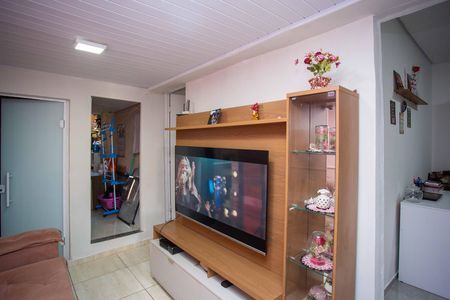 Sala de casa à venda com 2 quartos, 42m² em Jardim Miriam, São Paulo