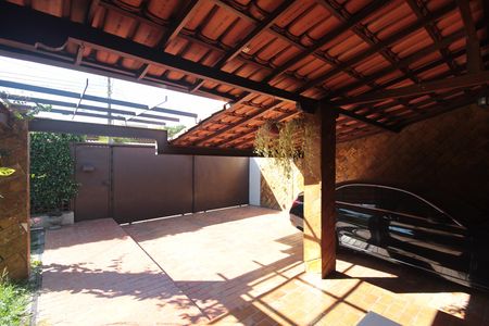 Casa à venda com 350m², 3 quartos e 3 vagasGaragem