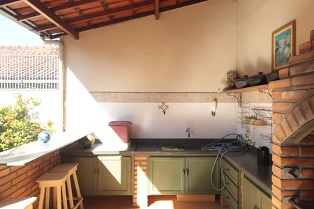Casa à venda com 350m², 3 quartos e 3 vagasÁrea de Serviço