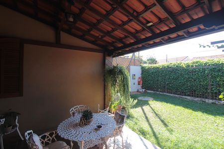 Casa à venda com 350m², 3 quartos e 3 vagasGaragem