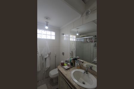 Casa à venda com 350m², 3 quartos e 3 vagasBanheiro da Suite