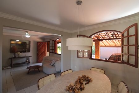 Casa à venda com 350m², 3 quartos e 3 vagasSala de Jantar