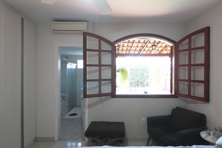 Casa à venda com 350m², 3 quartos e 3 vagasSuite