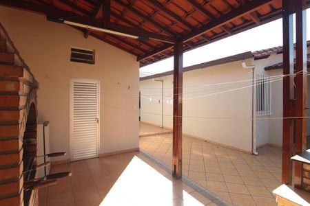 Casa à venda com 350m², 3 quartos e 3 vagasÁrea de Serviço