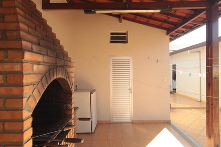 Casa à venda com 350m², 3 quartos e 3 vagasÁrea de Serviço