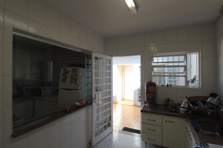 Casa à venda com 350m², 3 quartos e 3 vagasCozinha