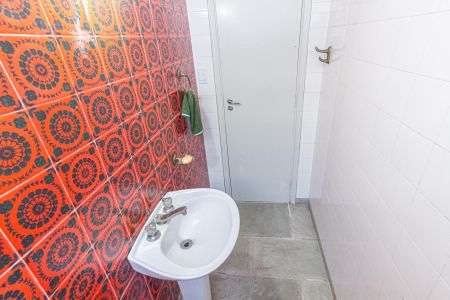 Casa à venda com 230m², 3 quartos e 2 vagas Casa à venda com 230m², 3 quartos e 2 vagasLavabo