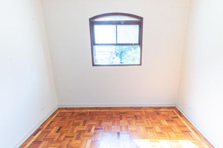 Casa à venda com 230m², 3 quartos e 2 vagas Casa à venda com 230m², 3 quartos e 2 vagasQuarto 2