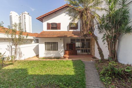 Casa à venda com 230m², 3 quartos e 2 vagas Casa à venda com 230m², 3 quartos e 2 vagasQuintal