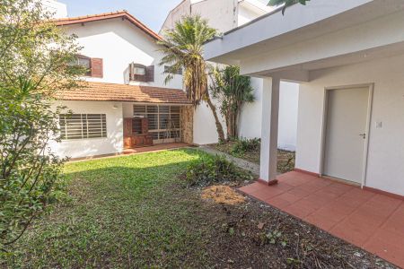 Casa à venda com 230m², 3 quartos e 2 vagas Casa à venda com 230m², 3 quartos e 2 vagasQuintal