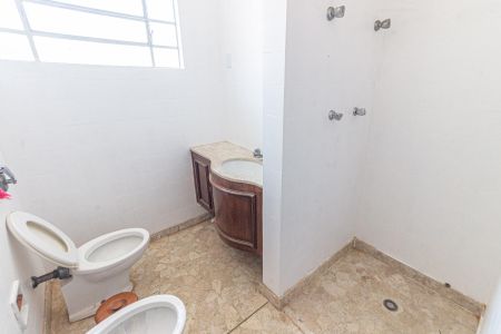 Casa à venda com 230m², 3 quartos e 2 vagas Casa à venda com 230m², 3 quartos e 2 vagasBanheiro