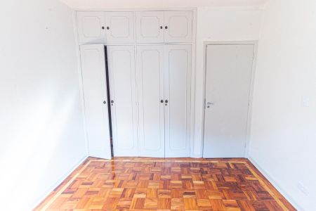 Casa à venda com 230m², 3 quartos e 2 vagas Casa à venda com 230m², 3 quartos e 2 vagasQuarto 2