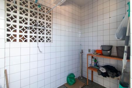 Casa à venda com 244m², 4 quartos e 5 vagas Casa à venda com 244m², 4 quartos e 5 vagasÁrea de Serviço