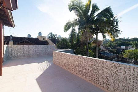 Casa à venda com 244m², 4 quartos e 5 vagas