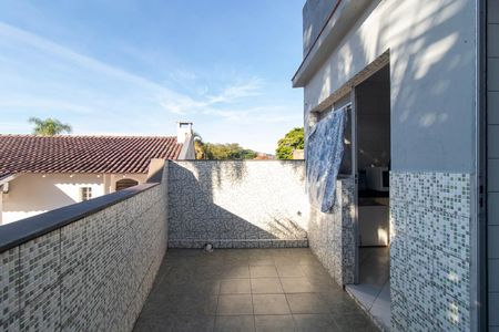 Casa à venda com 244m², 4 quartos e 5 vagas Casa à venda com 244m², 4 quartos e 5 vagasÁrea de Serviço