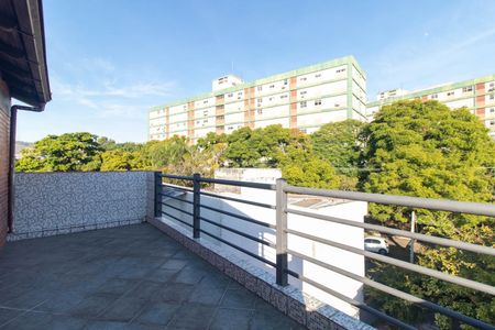 Casa à venda com 244m², 4 quartos e 5 vagas Casa à venda com 244m², 4 quartos e 5 vagasVaranda do Quarto 3