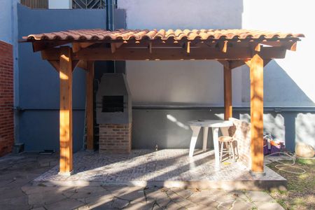 Casa à venda com 244m², 4 quartos e 5 vagas Casa à venda com 244m², 4 quartos e 5 vagasChurrasqueira