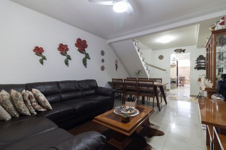 Casa à venda com 131m², 2 quartos e 1 vaga Casa à venda com 131m², 2 quartos e 1 vagaSala