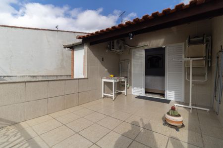 Casa à venda com 131m², 2 quartos e 1 vaga Casa à venda com 131m², 2 quartos e 1 vagaVaranda do Quarto 1