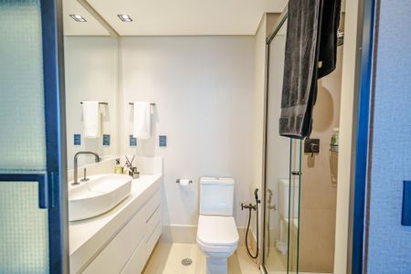 Apartamento à venda com 62m², 1 quarto e 1 vaga Apartamento à venda com 62m², 1 quarto e 1 vagaBanheiro da Suíte