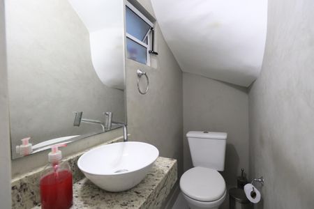 Casa de condomínio à venda com 110m², 2 quartos e 1 vagaLavabo